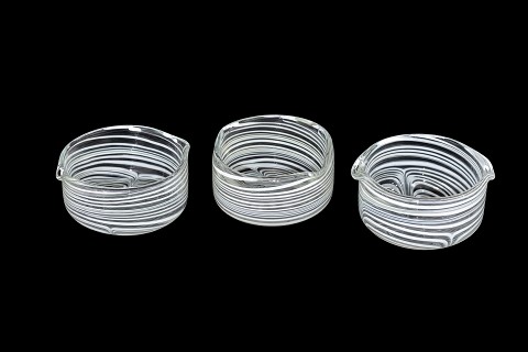 Round Lining Designed Glass Dish For Wax 